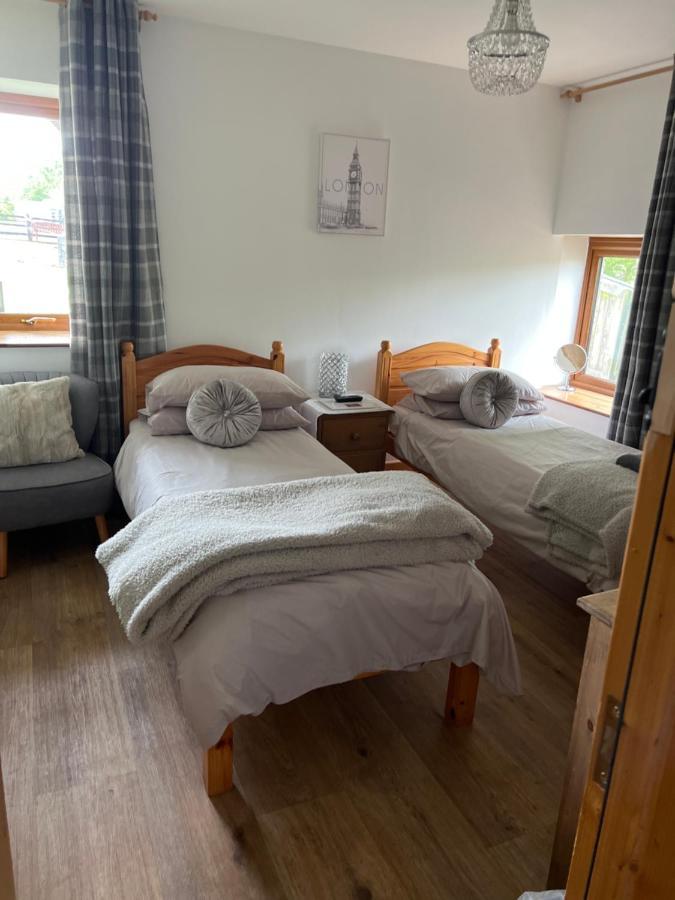 Cross Hands Beudy Bach B&B 외부 사진