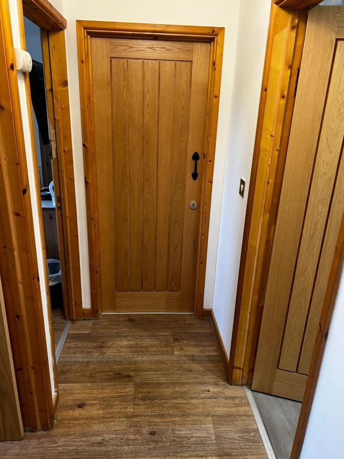 Cross Hands Beudy Bach B&B 외부 사진