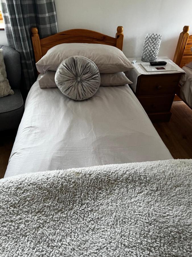Cross Hands Beudy Bach B&B 외부 사진