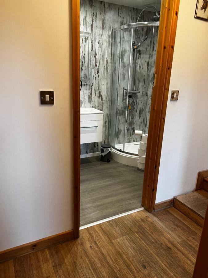 Cross Hands Beudy Bach B&B 외부 사진