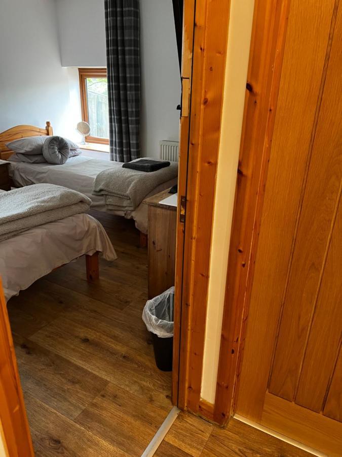 Cross Hands Beudy Bach B&B 외부 사진