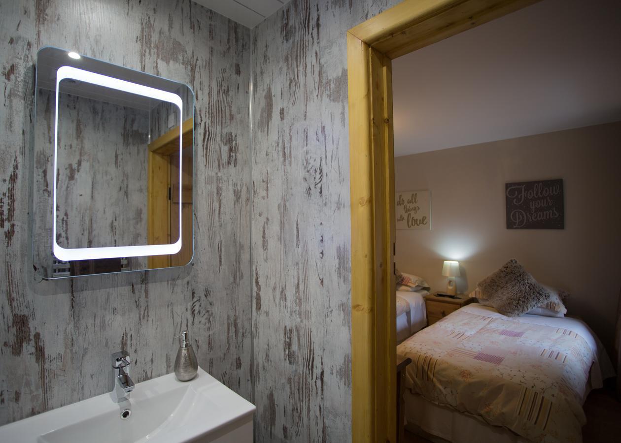 Cross Hands Beudy Bach B&B 외부 사진
